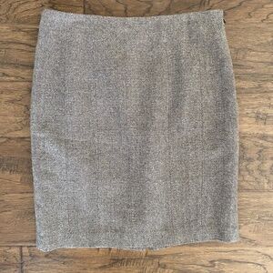 Ann Taylor Herringbone Tweed Pencil Skirt (size 6)